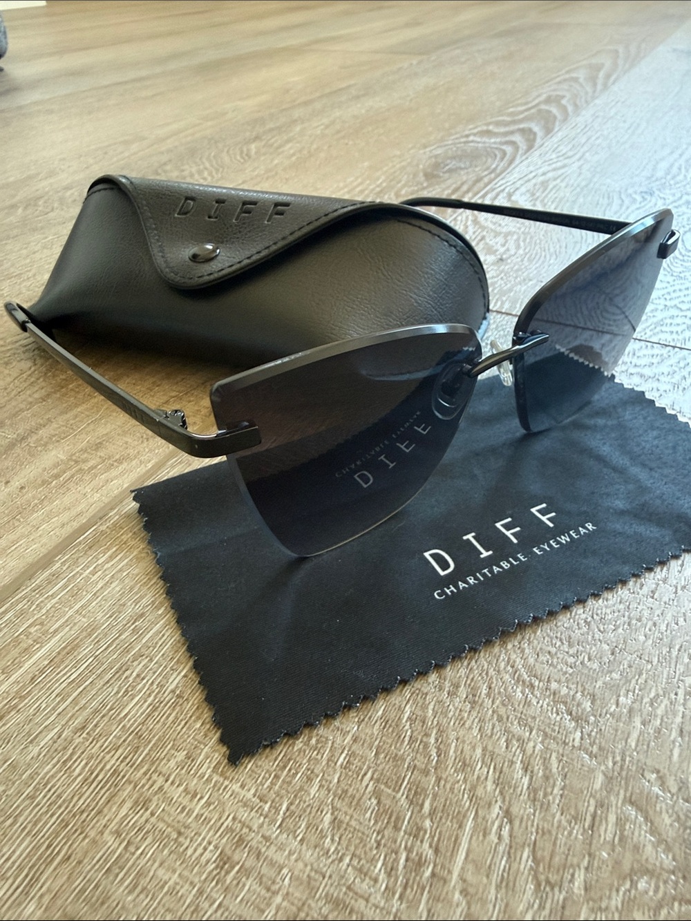 Gradient Gray Oversized Rimless Sunglasses - Women - Picture 2 of 8